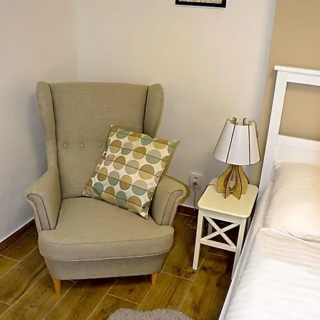 Hotel Drnholec 호텔 3*