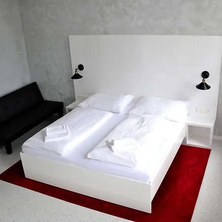 Hotel Drnholec 호텔