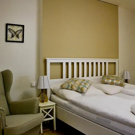 Hotel Drnholec 호텔 3*